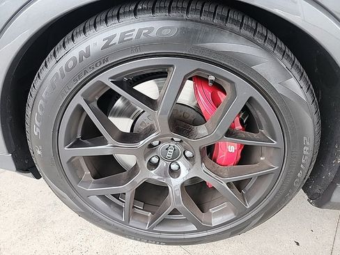 Used 2025 Audi SQ7 Prestige image 9