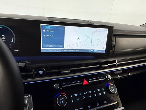 Used 2025 Hyundai Santa Fe Limited image 15