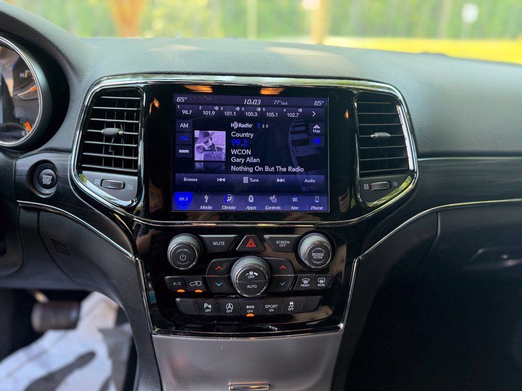 Used 2019 Jeep Grand Cherokee Limited AWD/4WD image 27