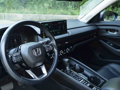 Used 2023 Honda Accord Touring image 15