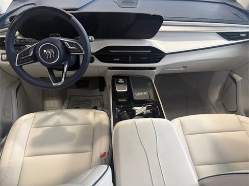 Used 2025 Buick Enclave Avenir w/ Super Cruise Package image 8