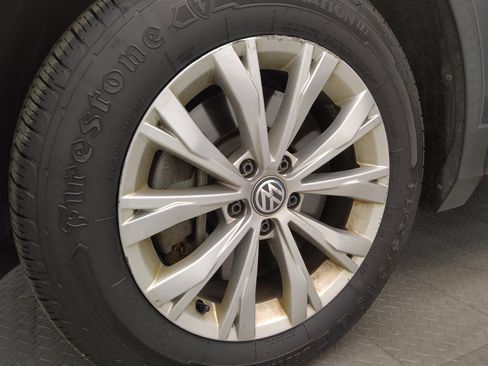 Used 2018 Volkswagen Tiguan S FWD image 31