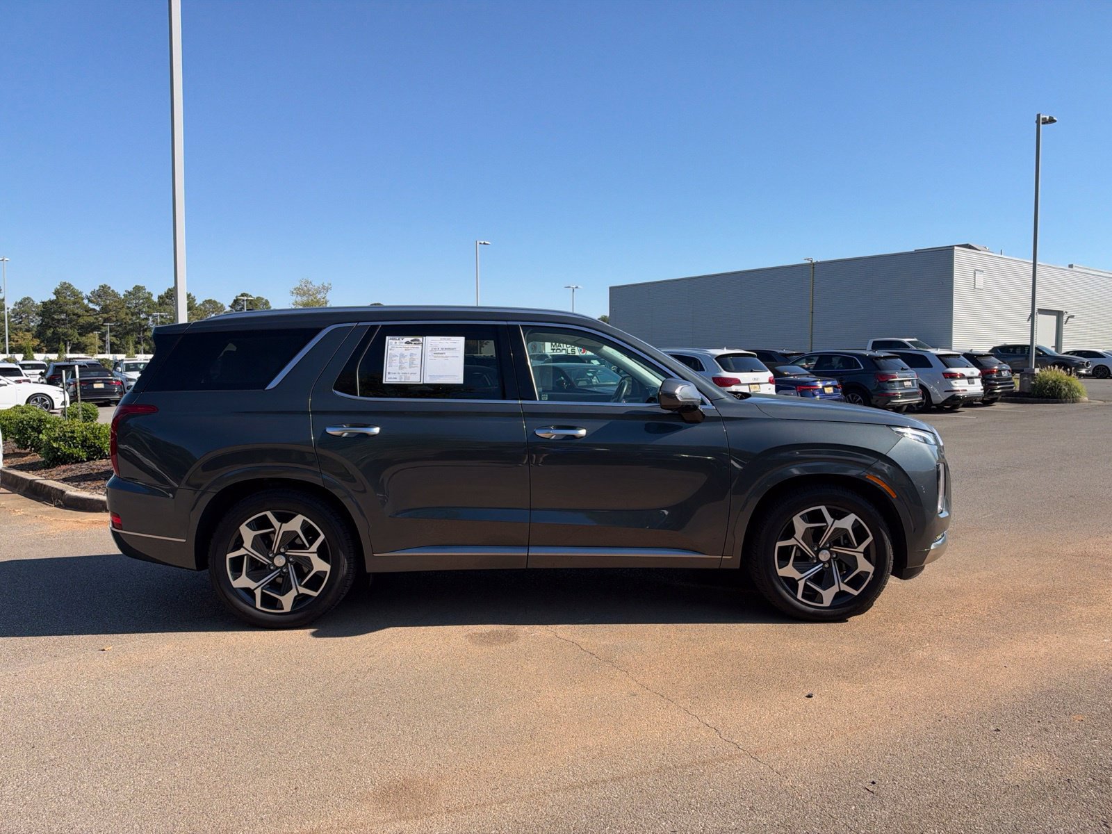 Used 2022 Hyundai Palisade Calligraphy w/ Cargo Package AWD/4WD image 4