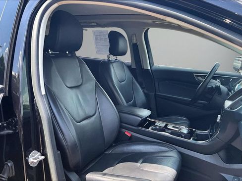 Used 2019 Ford Edge Titanium w/ Cold Weather Package AWD/4WD image 30