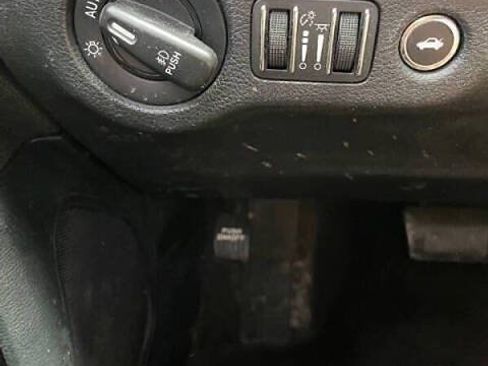 Used 2017 Dodge Charger SXT RWD image 13