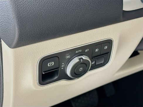 New 2026 Mercedes-Benz GLB 250 GLB 250 image 11