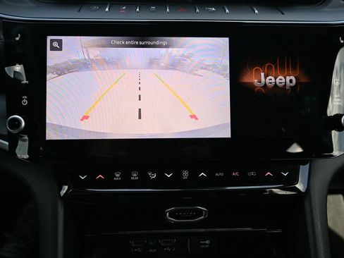 Used 2026 Jeep Grand Cherokee Limited AWD/4WD image 17