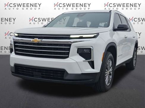 New 2026 Chevrolet Traverse LT image 1