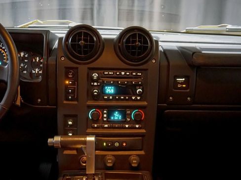 Used 2005 HUMMER H2 w/ Preferred Equipment Group image 45