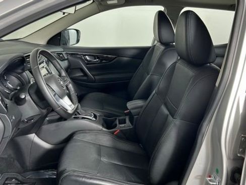 Used 2017 Nissan Rogue Sport SL w/ SL Premium Package image 14