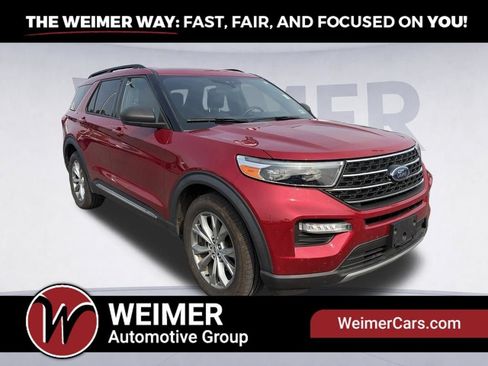 Used 2020 Ford Explorer XLT w/ Equipment Group 202A AWD/4WD image 3