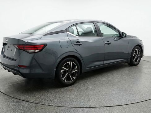 Used 2025 Nissan Sentra SV FWD image 9