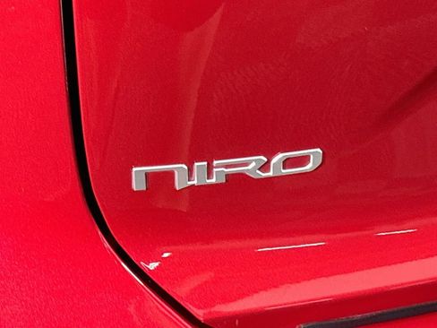 Certified 2023 Kia Niro Wind FWD image 25