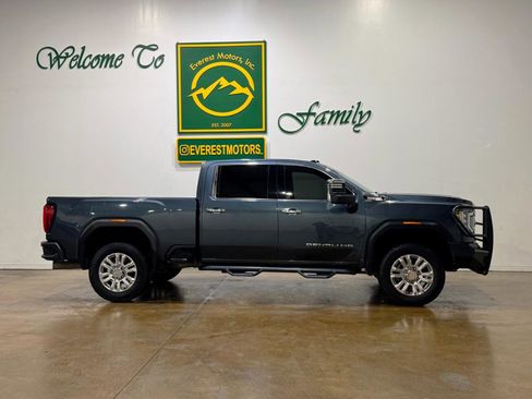 Used 2020 GMC Sierra 2500 Denali w/ Denali Ultimate Package AWD/4WD image 2