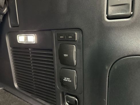 Used 2025 Ford Expedition Tremor image 31