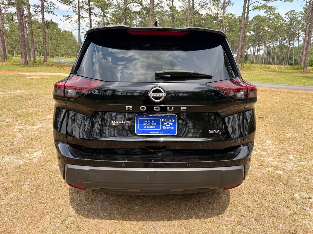 Used 2024 Nissan Rogue SV FWD image 4