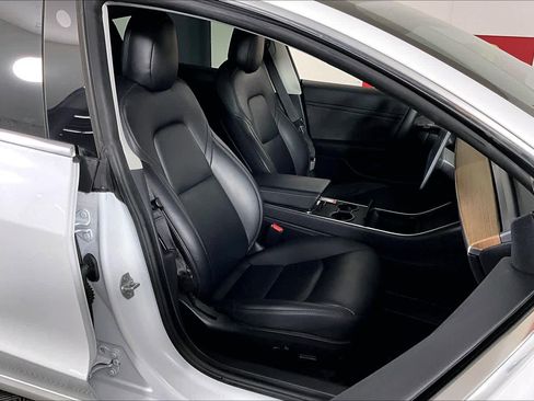 Used 2020 Tesla Model 3 Standard Range Plus image 8