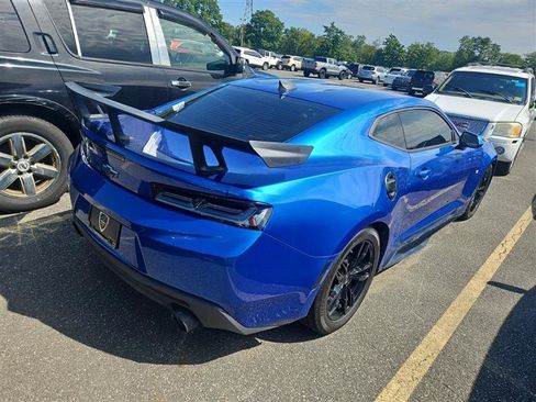 Used 2018 Chevrolet Camaro LT RWD image 10