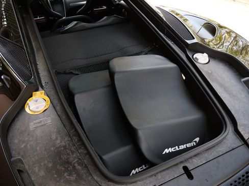 Used 2023 McLaren GT RWD image 22