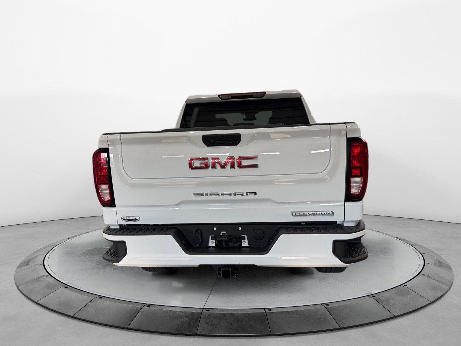 Used 2024 GMC Sierra 1500 Elevation w/ LPO, Elevation Black Package AWD/4WD image 6
