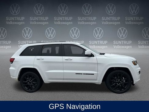 Used 2018 Jeep Grand Cherokee Altitude image 7
