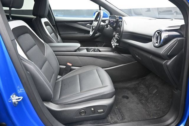 Used 2024 Chevrolet Blazer EV LT AWD/4WD image 27