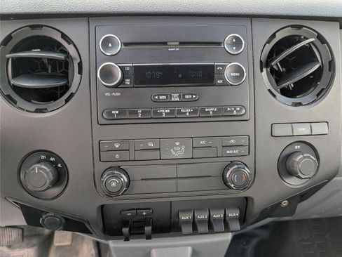 Used 2014 Ford F450 XL w/ Power Equipment Group image 12