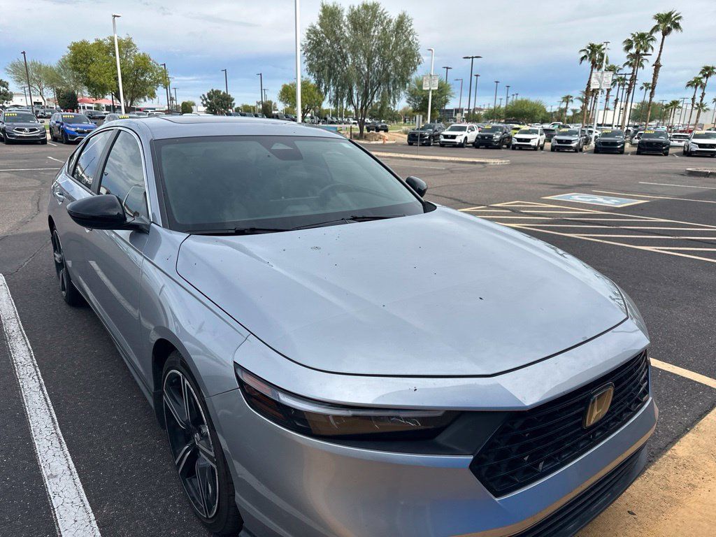 Used 2023 Honda Accord Sport image 2