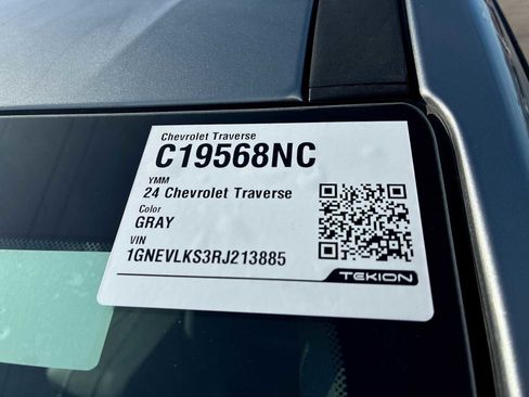 Certified 2024 Chevrolet Traverse RS image 35