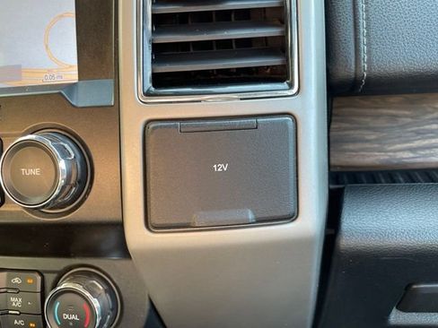 Used 2019 Ford F150 Lariat w/ Trailer Tow Package AWD/4WD image 32