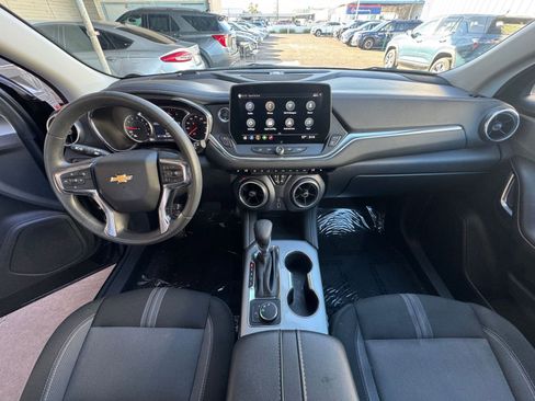 Used 2025 Chevrolet Blazer LT image 33