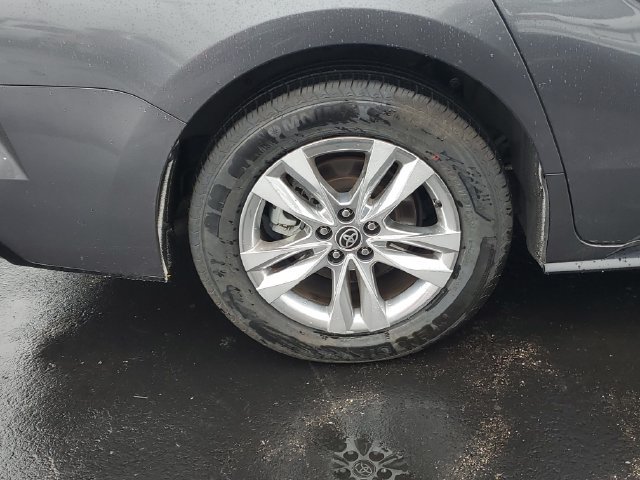 Used 2025 Toyota Sienna Limited AWD/4WD image 5