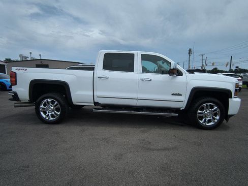 Used 2015 Chevrolet Silverado 2500 High Country w/ Duramax Plus Package image 5