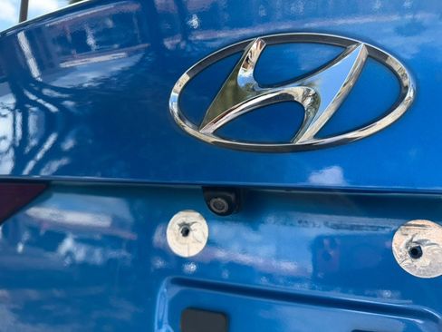 Used 2017 Hyundai Elantra SE FWD image 14