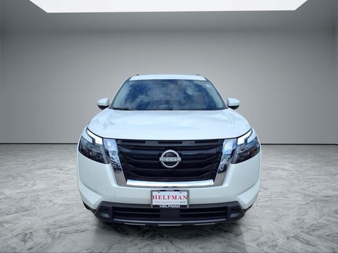 Used 2025 Nissan Pathfinder SV AWD/4WD image 2