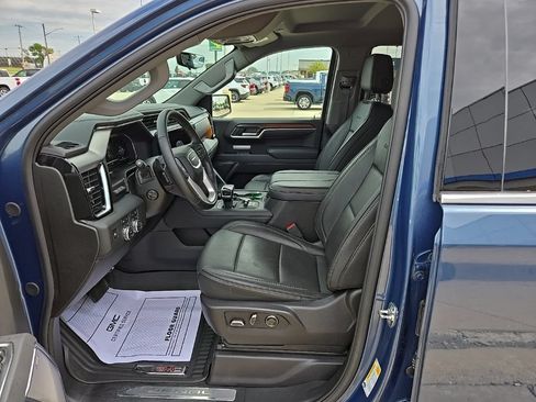 Used 2025 GMC Sierra 1500 Denali w/ Technology Package AWD/4WD image 17