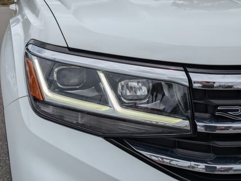 Used 2020 Volkswagen Atlas Cross Sport SEL R-Line AWD/4WD image 10