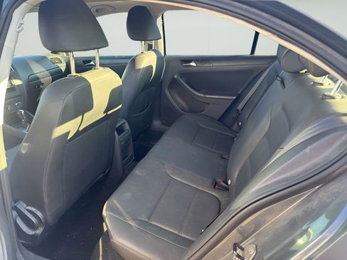 Used 2011 Volkswagen Jetta SE image 5