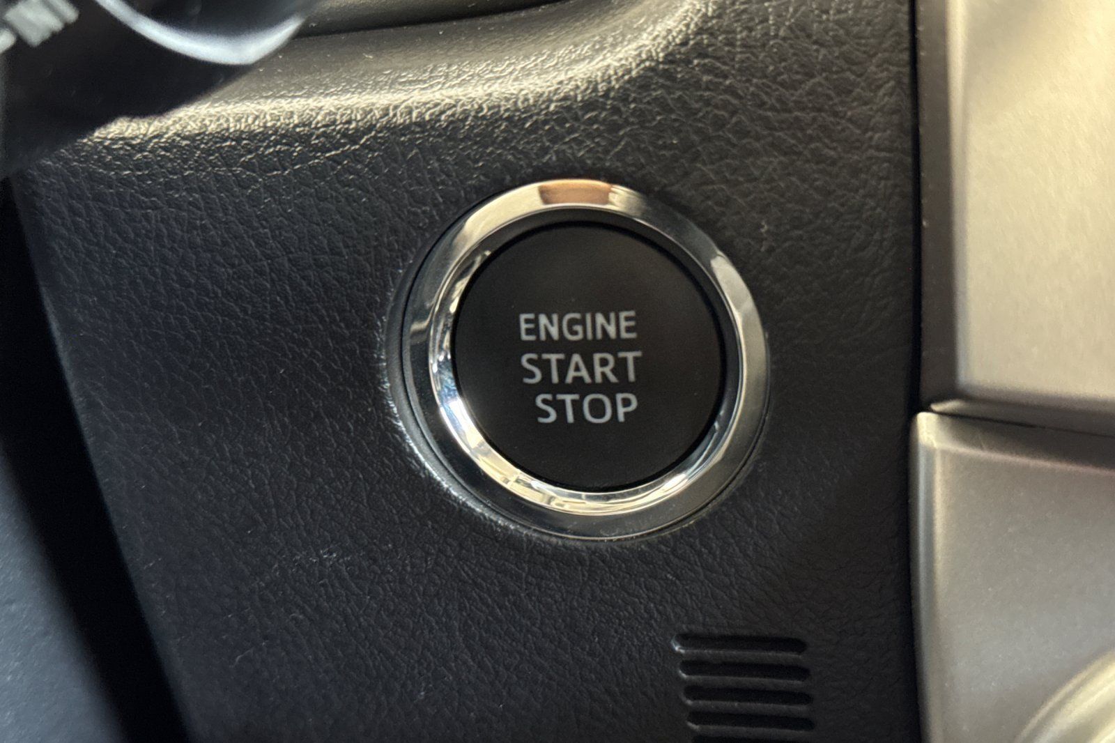 Used 2024 Toyota 4Runner SR5 AWD/4WD image 21
