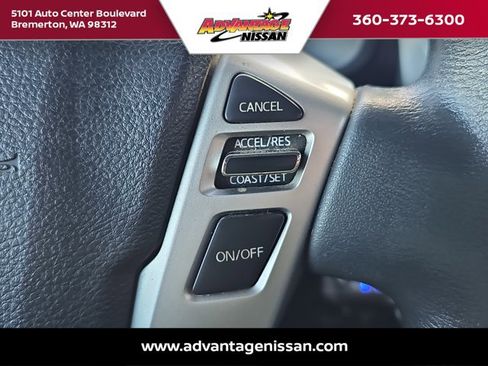 Used 2018 Nissan Titan SV image 11