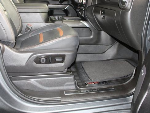 Used 2021 GMC Sierra 1500 AT4 w/ AT4 Premium Package image 11