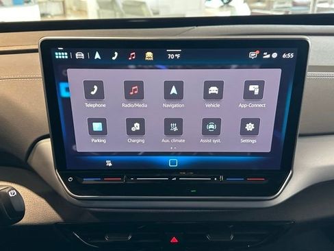 New 2025 Volkswagen ID.4 Pro AWD/4WD image 28