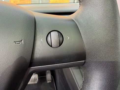 Used 2024 Tesla Model Y Long Range image 31