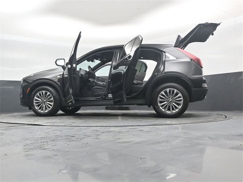 Used 2024 Cadillac XT4 Premium Luxury image 54