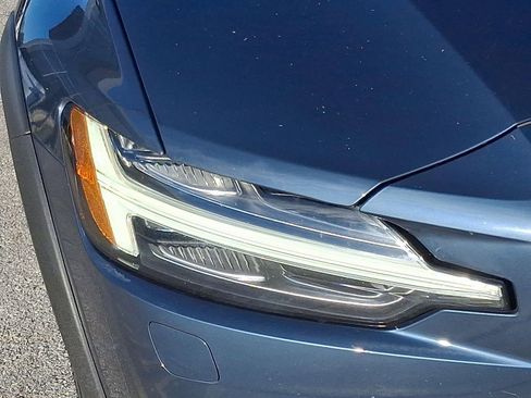 Used 2020 Volvo V60 T5 Cross Country w/ Protection Package image 9