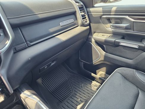 Used 2025 RAM 1500 Laramie w/ Sport Appearance Package AWD/4WD image 28
