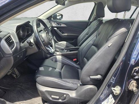 Used 2018 MAZDA MAZDA3 Touring FWD image 14