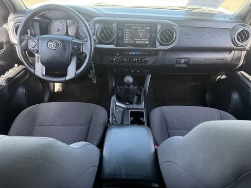 Used 2016 Toyota Tacoma TRD Off-Road w/ Premium & Technology Package image 16