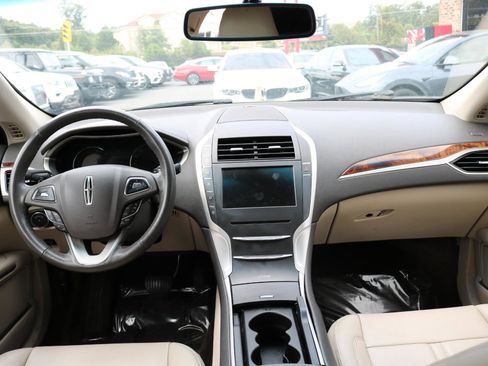 Used 2016 Lincoln MKZ FWD image 34