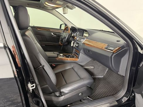 Used 2011 Mercedes-Benz E 350 4MATIC Sedan image 26